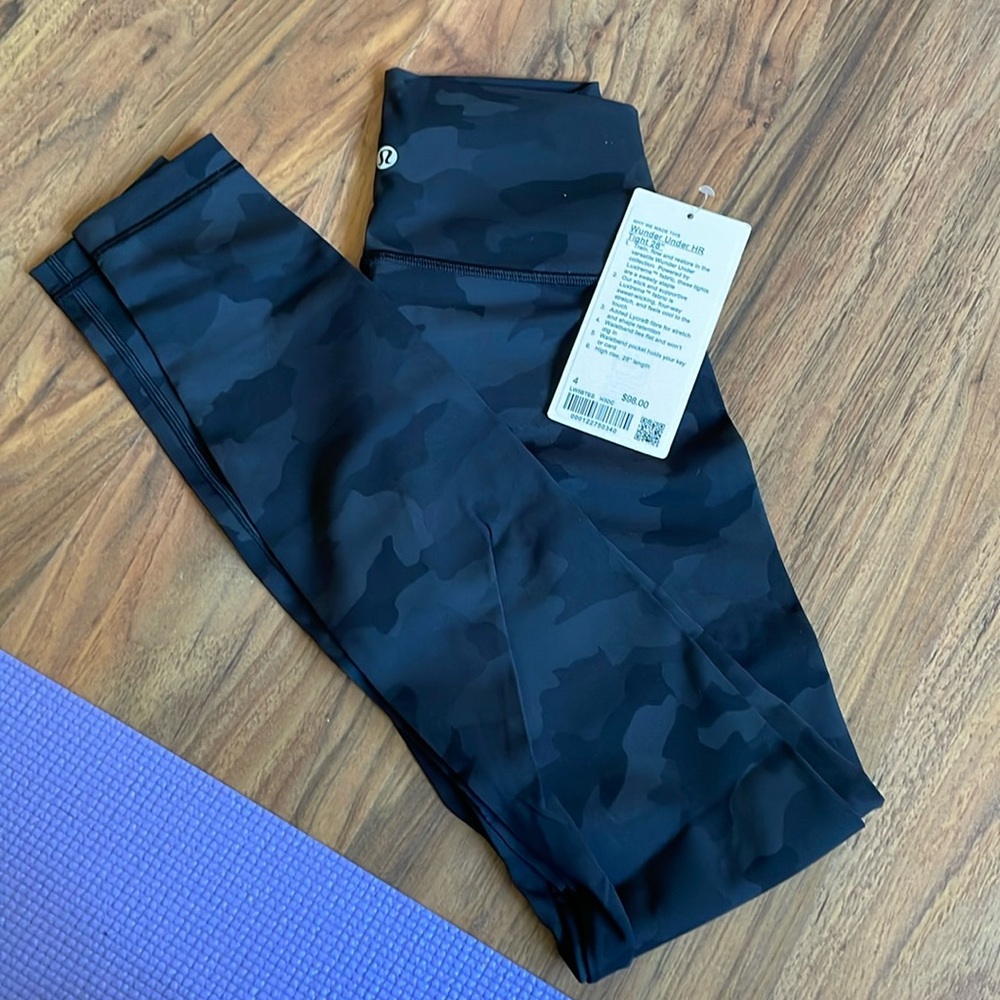 Lululemon Wunder under HR tight